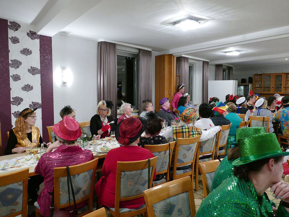 Frauenkarneval der kfd im Landhotel Weinrich (Foto: Karl-Franz Thiede)